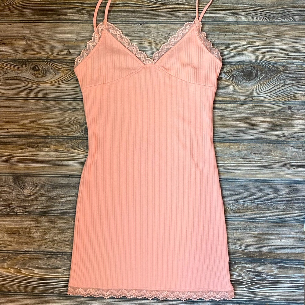 Forever 21 Skinny strap lace mini dress women’s M